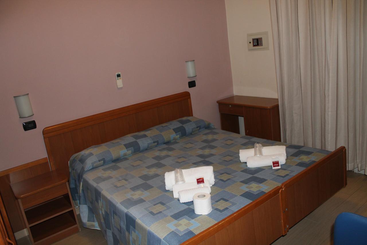 Hotel Oblio Rimini Rum bild