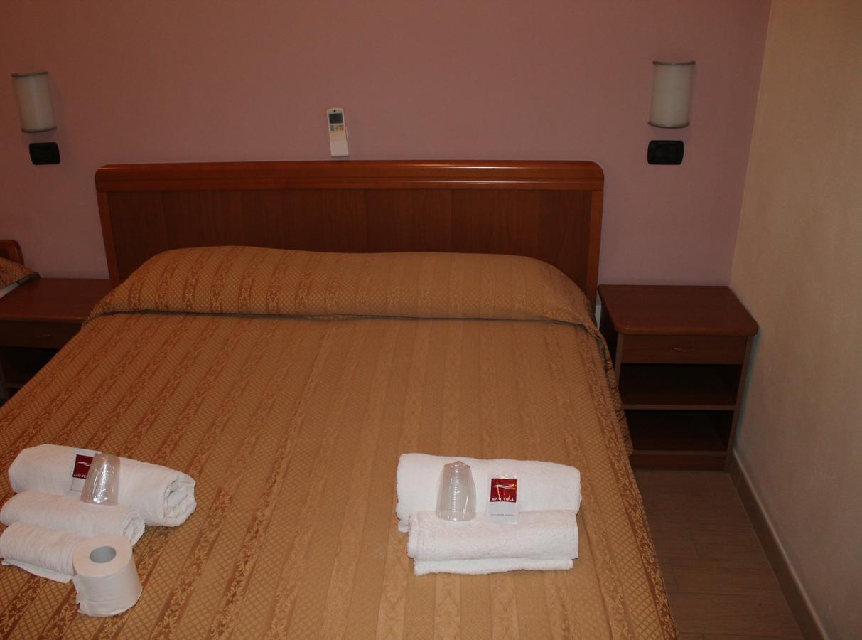 Hotel Oblio Rimini Exteriör bild